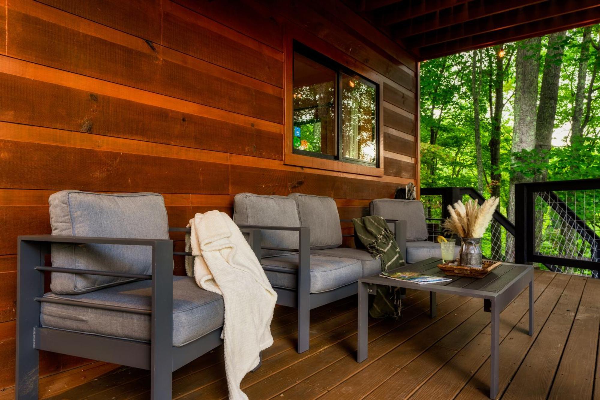 Woodhaven - Private - 3 Suites - Gorgeous Views - 3 Pools - Gamerm - Hottub - Lots Of Bears Гетлинбург Екстериор снимка