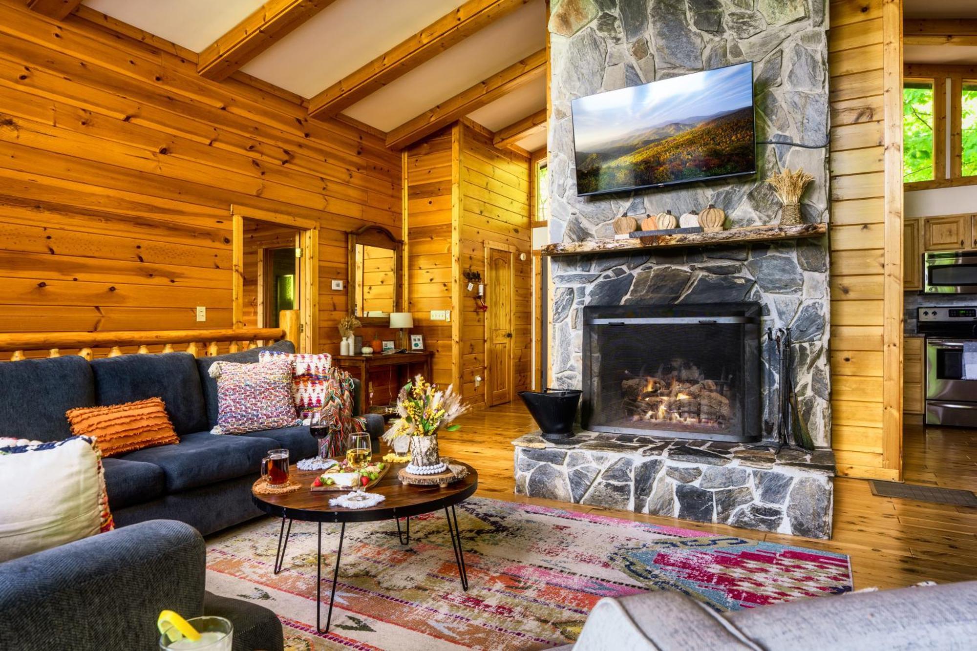 Woodhaven - Private - 3 Suites - Gorgeous Views - 3 Pools - Gamerm - Hottub - Lots Of Bears Гетлинбург Екстериор снимка