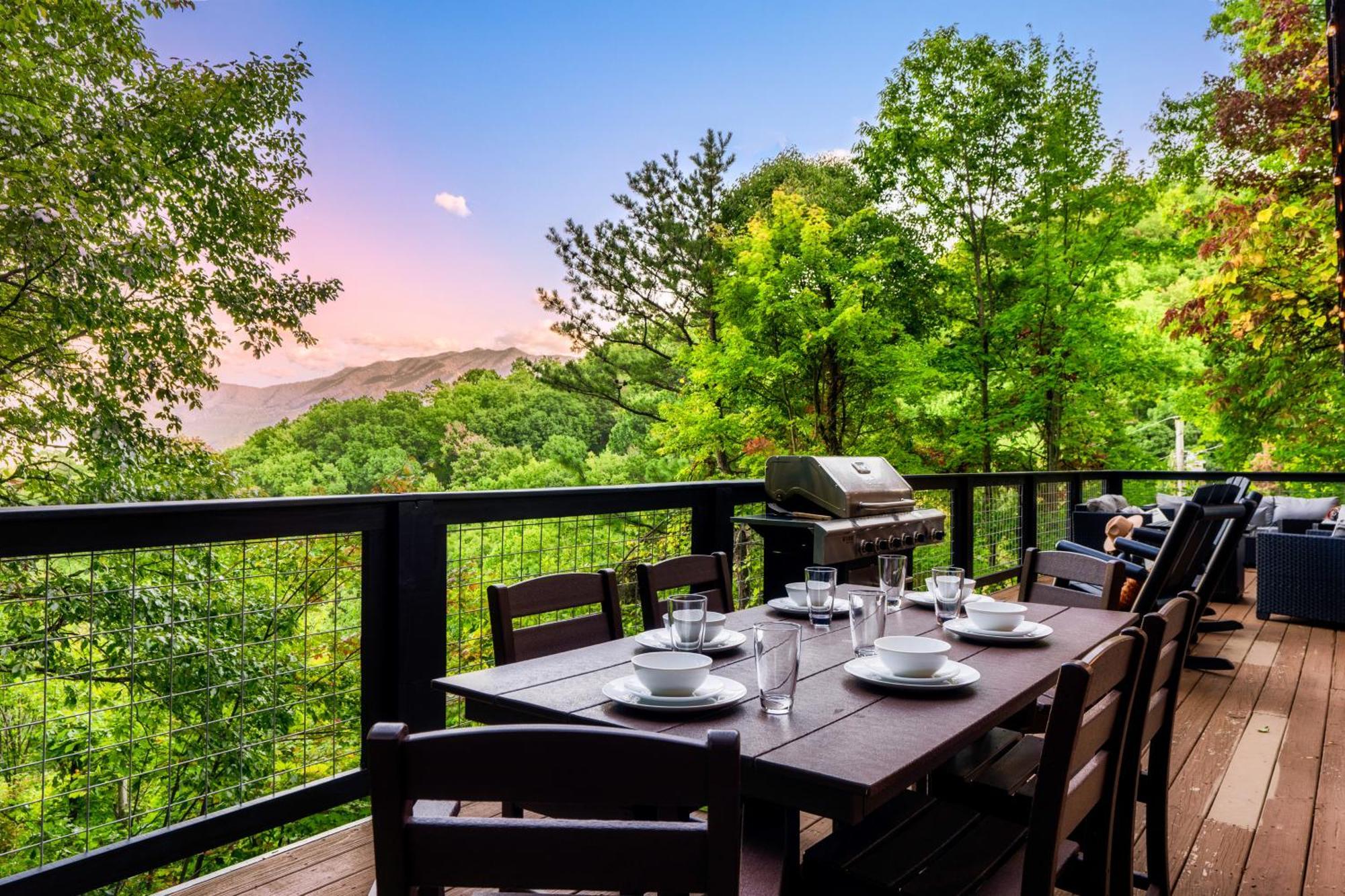 Woodhaven - Private - 3 Suites - Gorgeous Views - 3 Pools - Gamerm - Hottub - Lots Of Bears Гетлинбург Екстериор снимка